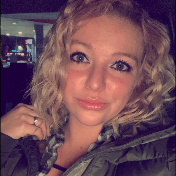 Meet your Posher, Chelsea - Picture 3 of 3